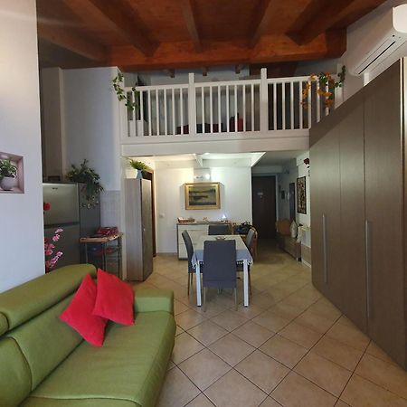 Dimora Chiaretta Apartamento Caronno Pertusella Exterior foto